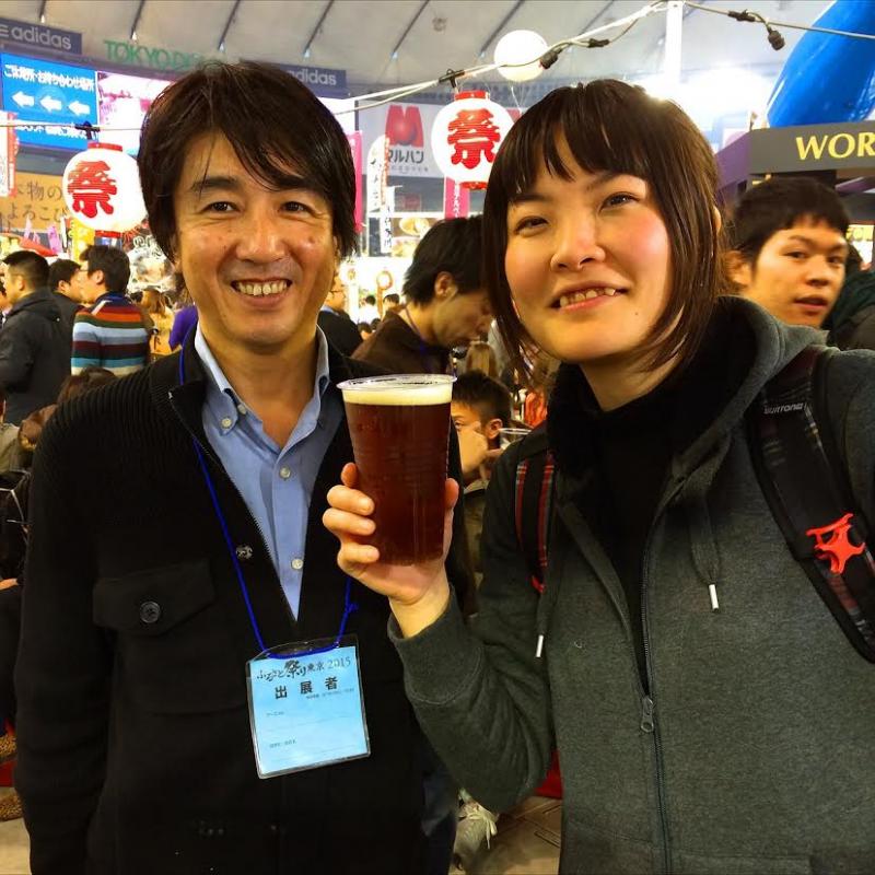 今年のふるさと祭りでのWH店長(右)とうちの社長