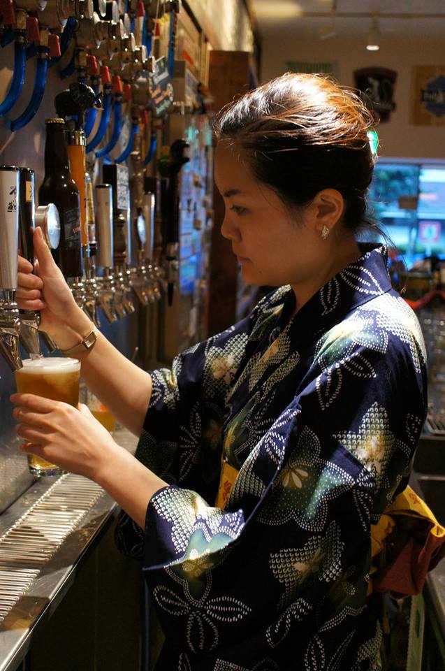 この日はお店のスタッフも和装です