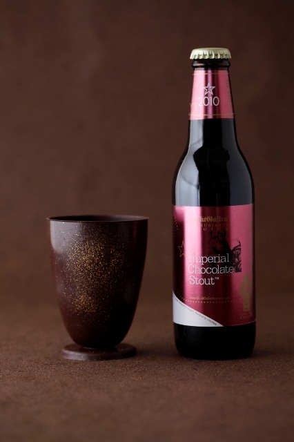 チョコビール& チョコレート製の食べられるビアグラス 2013年2月1日(金)より500セット限定発売