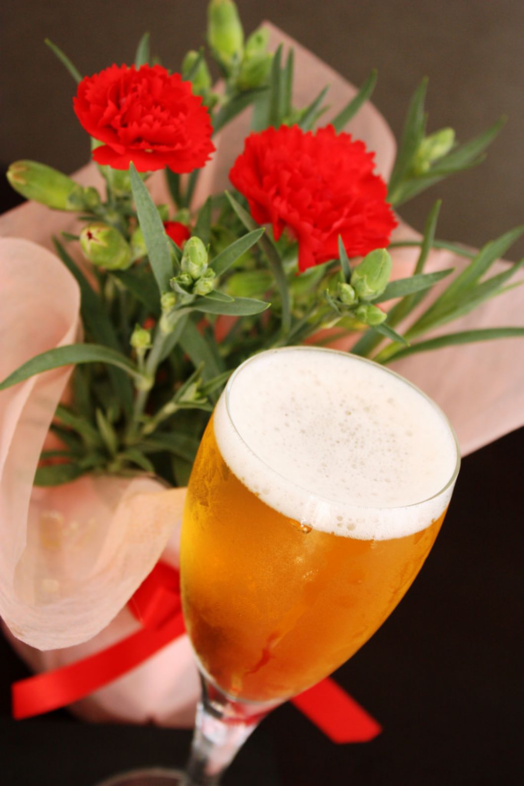 母の日のカーネーションとサンクトガーレンのビール
