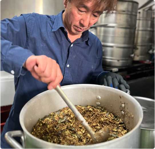 香り付けのスパイスをブレンド